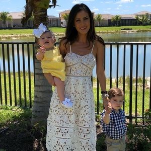 💥LIKE& I’LL DISCOUNT! Lulus ivory lace midi dress